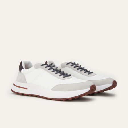 HOLIDAY WALK SNEAKER